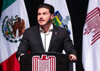 Samuel García critica a Elon Musk en evento público