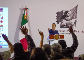 Gobernadores llegan a Palacio Nacional  para evaluar IMSS Bienestar