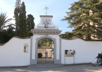 Al grito de ‘¡soy Jesucristo!’, un hombre atacó y asesinó a un monje