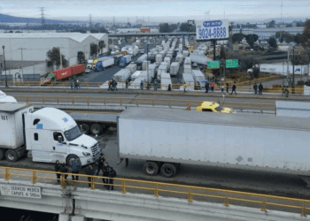 Más de 24 horas de cierre en la carretera México-Querétaro