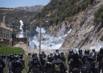 Seguidores de Evo Morales toman cuartel en Bolivia