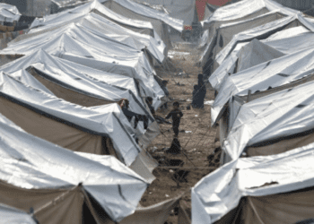 Israel nuevamente bombardea una escuela en Gaza