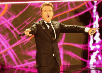 Luis Miguel explota contra su equipo durante un concierto en Toluca