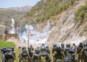 Acusan desestabilización en Bolivia; más de 200 militares continúan retenidos