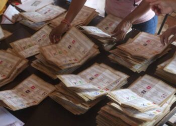 Diputados y consejeros del INE evaluarán el presupuesto del instituto