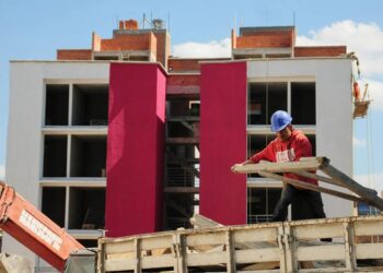 El gobierno construirá 120 mil viviendas en 2025 con 225 predios