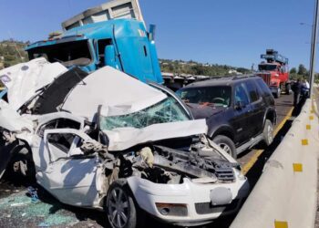 Un tractocamión sin frenos provocó una carambola en Tlaxcala