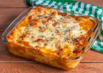 Fácil receta para hacer una exquisita lasaña de carne y queso