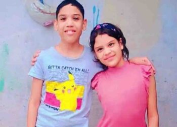 Buscan intensamente a hermanitos desaparecidos camino a la escuela en Ciudad Juárez