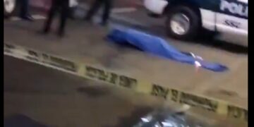 Automovilista arrolla y provoca la muerte de su presunto asaltante en CDMX