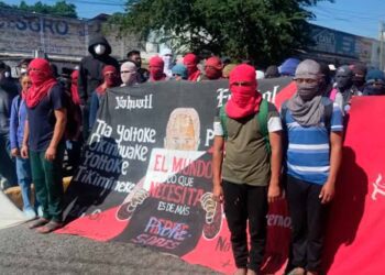 Normalistas de Ayotzinapa exigen justicia por compañeros asesinados hace 13 años