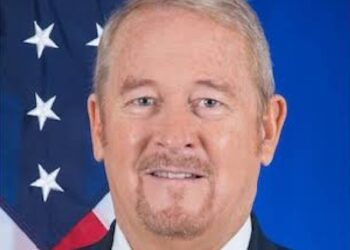 Donald Trump nomina a Ronald Johnson como embajador en México