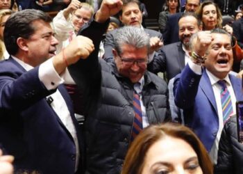 Diputados de Morena respaldan a Ricardo Monreal