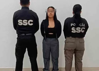 Capturan a presunta extorsionadora de comerciantes en Bellas Artes