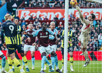 Manchester City sigue en caída libre tras perder ante Aston Villa