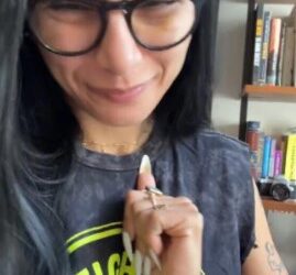 Mia Khalifa manda mensaje a Al-Assad tras huir de Siria