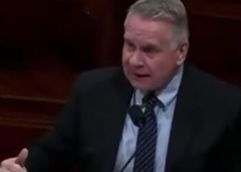 Congresista habla sobre ovnis en Nueva Jersey