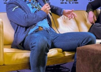 Multan a campeón de ajedrez por ‘ropa prohibida’ en Mundiales