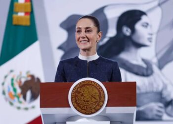 Sheinbaum lamenta asesinato de agente y viajará a Mazatlán