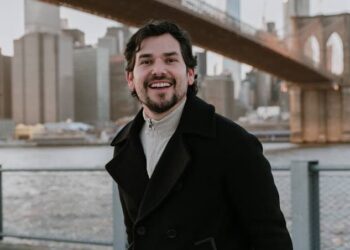 Alan Estrada denuncia casa de cambio por ladrones