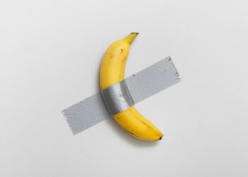 Compra arte en 6.2 mdd y se lo come: ¡La realidad supera la ficción!