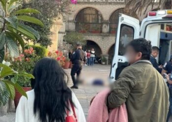 Asesinan a mujer durante misa de XV años