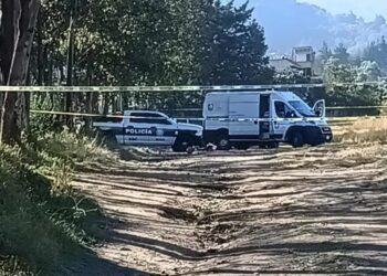 Hallan cuerpos baleados en cancha de fútbol en Xochimilco