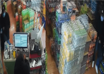 Ladrón roba una tienda en Oaxaca y se dispara al huir