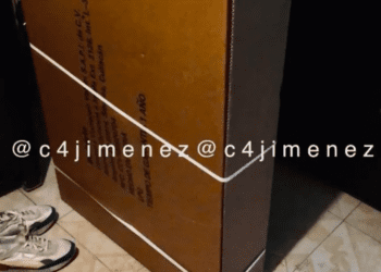 Hombre muere al intentar abrir una caja con un cuchillo de combate