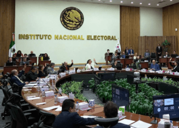 Juez de Colima denuncia a consejeros del INE por desacato