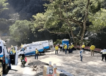 Sismo de 5.3 deja cuatro heridos en una obra vial en El Salvador