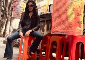 Lenny Kravitz comparte foto en un puesto de tortas en CDMX