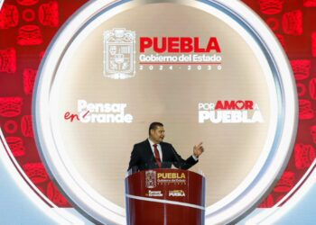 Alejandro Armenta rinde protesta ante el Congreso como gobernador de Puebla