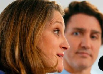 Viceprimera ministra de Canadá renuncia por desacuerdos con Trudeau