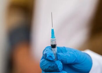 Cofepris aprueba vacuna contra VSR para embarazadas