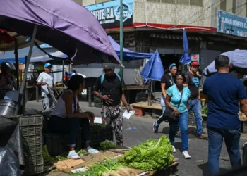Paraguay corre al personal diplomático de Venezuela