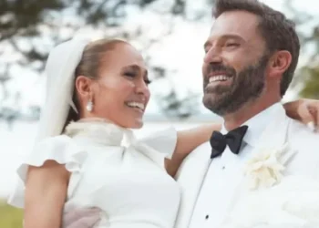 Jennifer Lopez y Ben Affleck; oficialmente divorciados