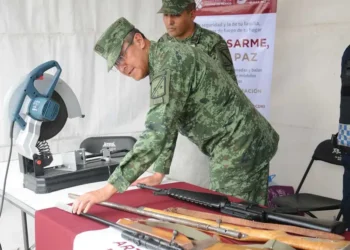 Gobierno pagará hasta 1,300 dólares por AK-47 y ametralladoras