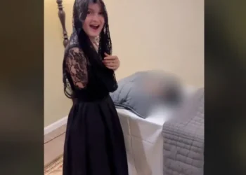 Joven hace funeral a su brazo amputado