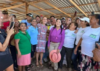 Montiel y Sheinbaum visitan comunidad en Guerrero