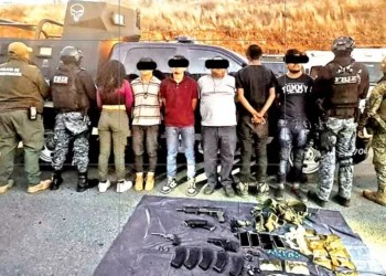 Balean a militares en dos estados y fallece uno