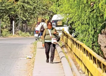 Extorsionadores paran a transportistas en Cuautla