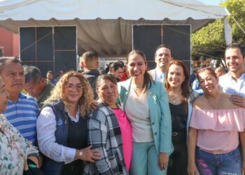 Trabajaremos, mano a mano, por la economía de las familiasapaseenses: Gobernadora