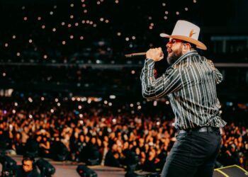 Carín León estrena video de ‘El Amor de Mi Herida’