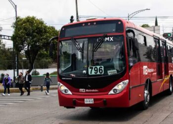 Brugada abre nueva estación del Metrobús en el oriente de CDMX