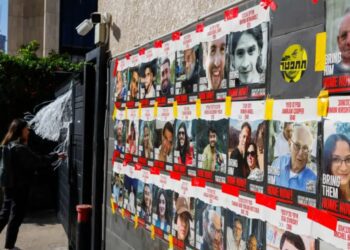 Hamás entrega 25 rehenes vivos y liberará a 33 más