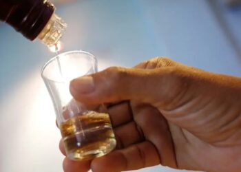 Proponen advertencias de cáncer en bebidas alcohólicas