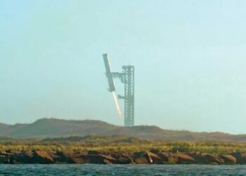 Explota nave de SpaceX y provoca caos en el tráfico aéreo