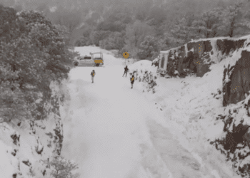 Nieve aísla a varias comunidades en Chihuahua