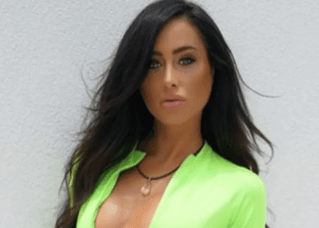 Modelo de OnlyFans fallece tras caer de un balcón